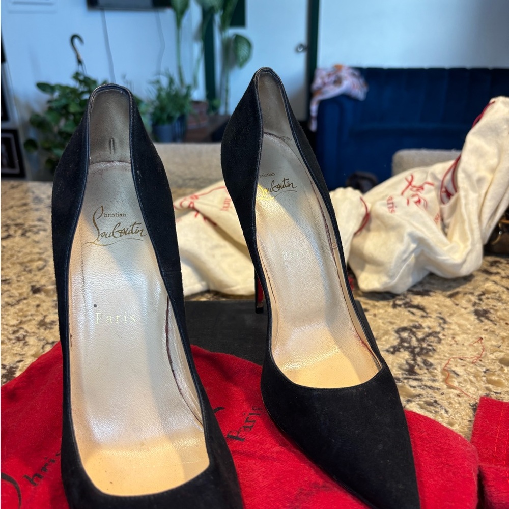 Red bottoms !!! Classic and  chic - Picture 6 of 8